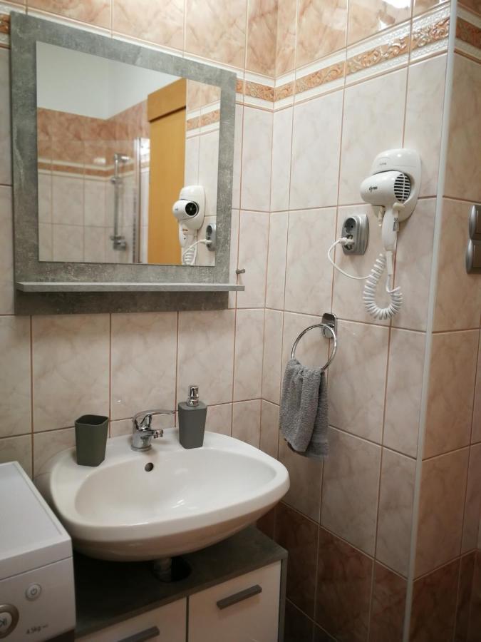 Voeroesmarty Apartman Miskolc - Belvaros - Downtown 외부 사진